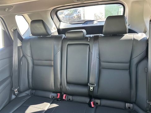 Used 2025 Nissan Rogue SV w/ SV Premium Package FWD image 19