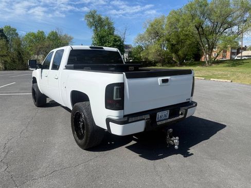 Used 2010 Chevrolet Silverado 2500 LTZ w/ Convenience Package image 6