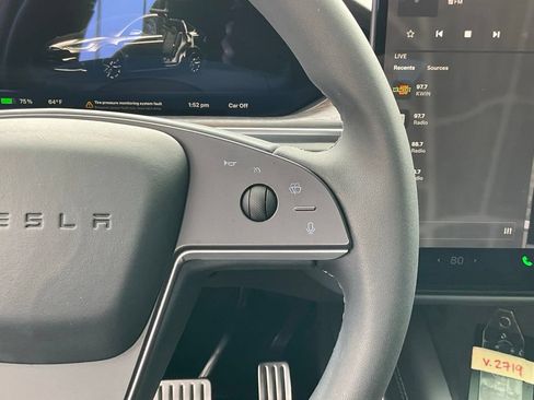Used 2023 Tesla Model X AWD/4WD image 41