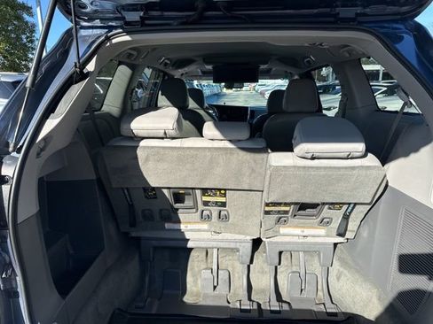 Used 2017 Toyota Sienna XLE Premium image 26