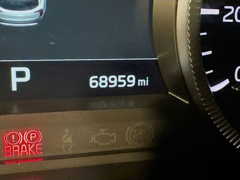 Used 2022 Kia Telluride SX w/ SX Prestige Package image 26