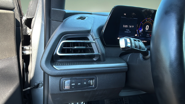 Used 2025 Chevrolet Traverse LT AWD/4WD image 21