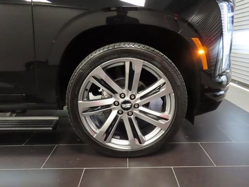 Certified 2025 Cadillac Escalade Sport Platinum w/ LPO, Floor Liner Package image 20