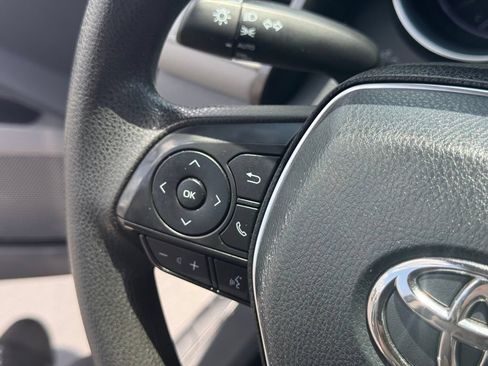 Used 2020 Toyota Camry LE FWD image 13