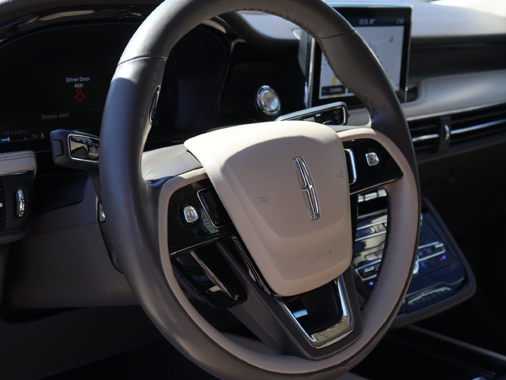 Used 2021 Lincoln Corsair Reserve AWD/4WD image 27