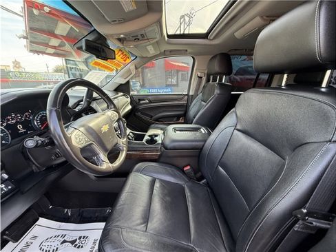 Used 2017 Chevrolet Suburban LT image 18