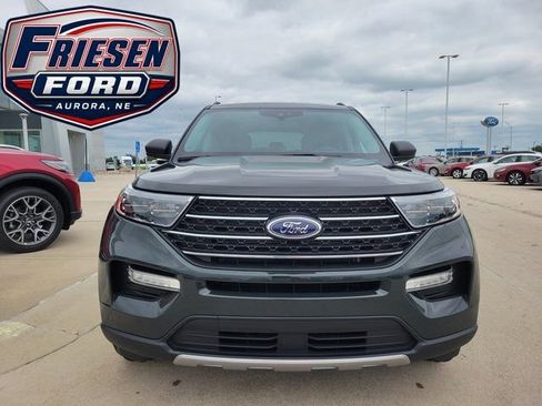 Used 2023 Ford Explorer XLT w/ Equipment Group 202A AWD/4WD image 2