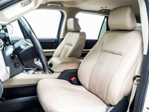 Used 2022 Ford Expedition Max XLT image 36