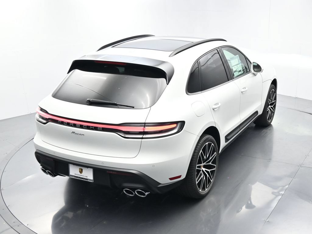 Certified 2026 Porsche Macan AWD/4WD image 16