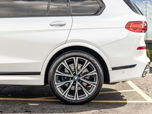 Used 2019 BMW X7 xDrive50i w/ Dynamic Handling Package AWD/4WD image 12