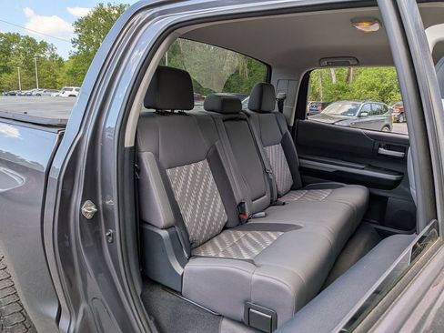 Used 2018 Toyota Tundra SR5 w/ SR5 Upgrade Package AWD/4WD image 21