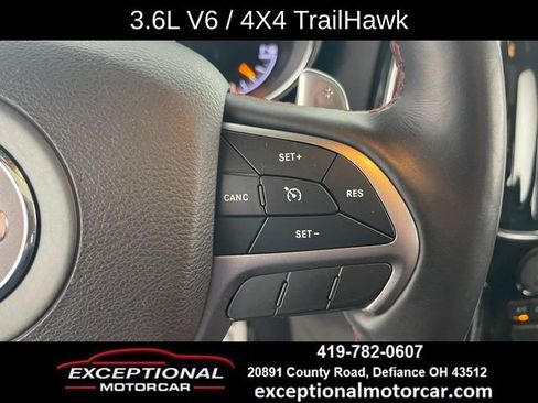 Used 2021 Jeep Grand Cherokee Trailhawk w/ Trailhawk Luxury Group AWD/4WD image 39