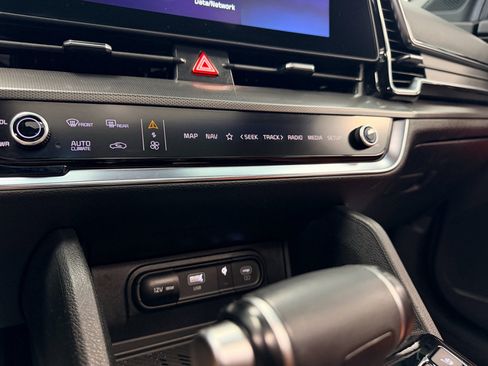 Used 2024 Kia Sportage SX image 27