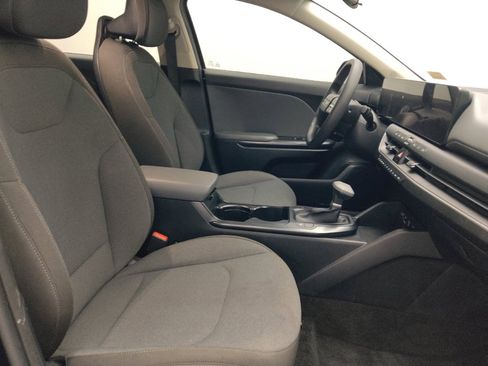 Used 2025 Kia K4 FWD image 21