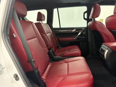 Certified 2023 Lexus GX 460 Luxury w/ Sport Design Package AWD/4WD image 31