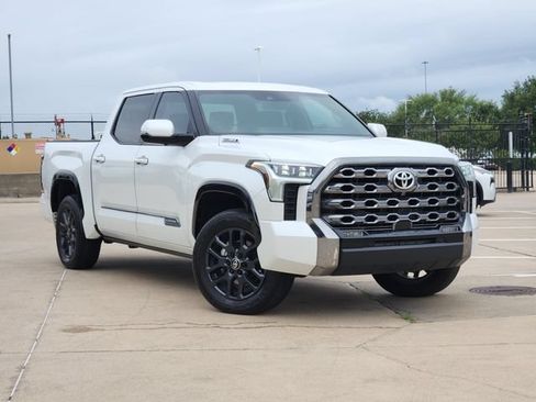 Used 2025 Toyota Tundra Platinum AWD/4WD image 2