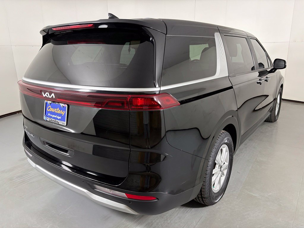 Used 2022 Kia Carnival LX FWD image 8