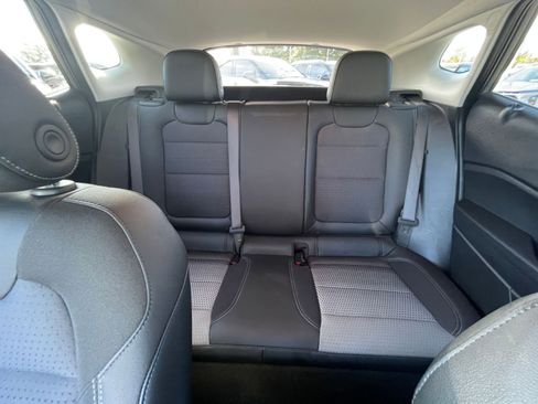 Used 2025 Chevrolet Trax LT image 37