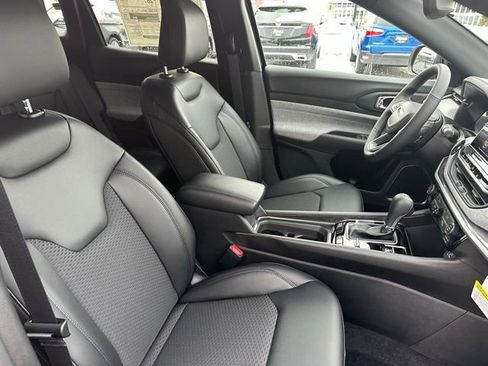 New 2026 Jeep Compass Latitude image 14