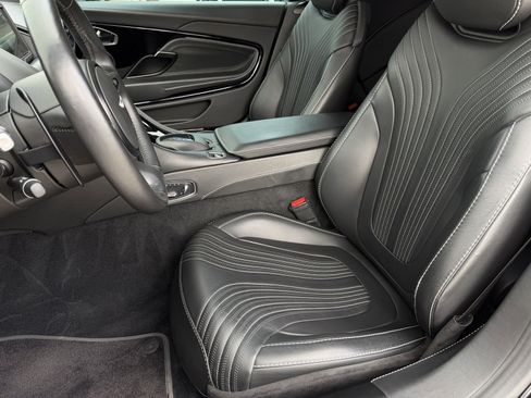 Used 2021 Aston Martin DB11 Coupe image 16