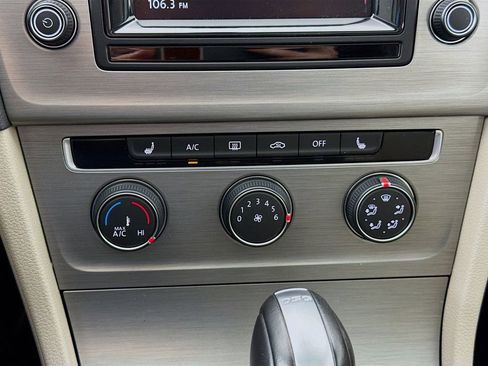 Used 2015 Volkswagen Golf TDI SE image 16