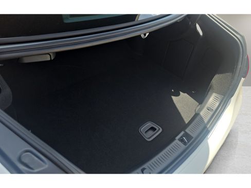 Used 2022 Mercedes-Benz E 350 4MATIC Sedan image 9