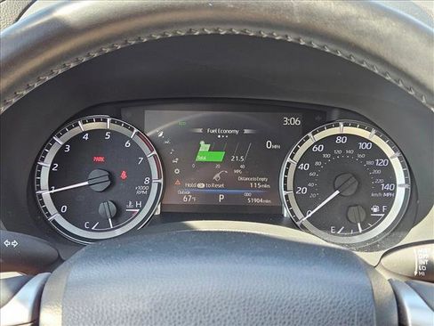 Used 2023 Toyota Highlander XLE FWD image 11