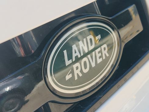 Used 2025 Land Rover Defender 110 S AWD/4WD image 10