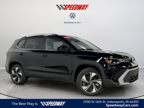 New 2026 Volkswagen Taos SE AWD/4WD image 1