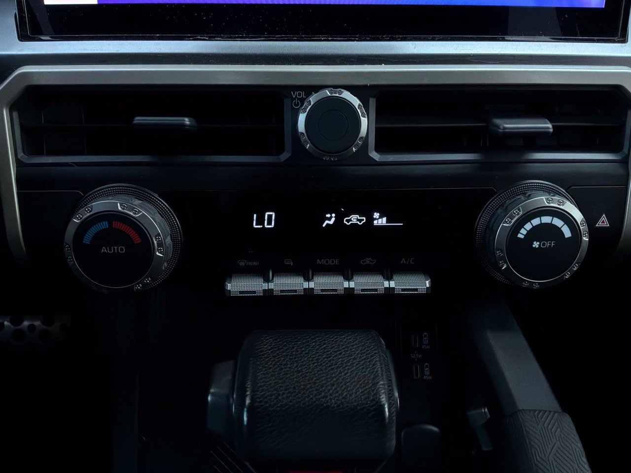 Used 2025 Toyota Tacoma TRD Sport AWD/4WD image 31