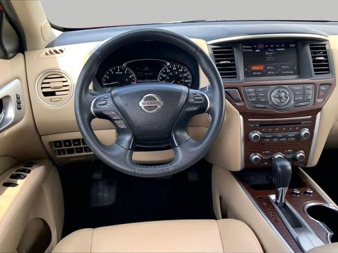 Used 2017 Nissan Pathfinder Platinum FWD image 6