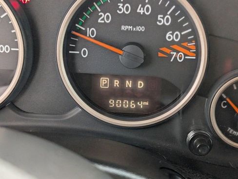 Used 2016 Jeep Wrangler Unlimited Sahara image 14