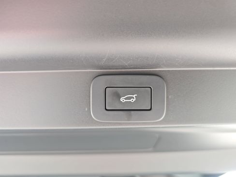 Certified 2024 Land Rover Range Rover SE AWD/4WD image 13