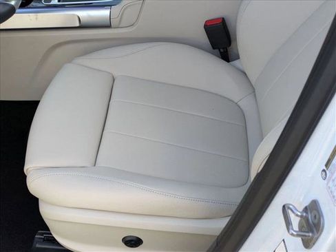 New 2026 Mercedes-Benz GLB 250 image 4