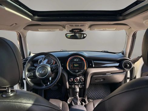 Used 2019 MINI Cooper 4-Door Hardtop w/ Premium Package FWD image 2
