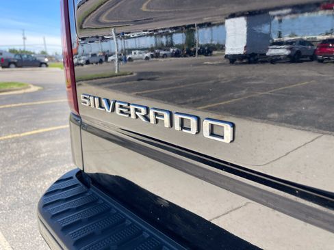 Used 2019 Chevrolet Silverado 1500 LT Trail Boss w/ Convenience Package AWD/4WD image 29