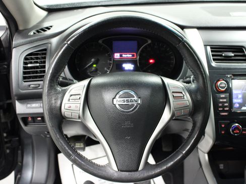 Used 2015 Nissan Altima 2.5 SL w/ Technology Package FWD image 16
