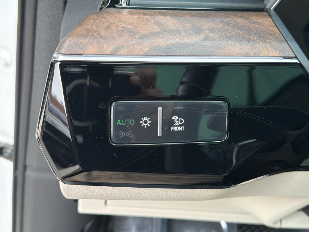 Used 2019 Audi e-tron Prestige w/ Prestige Package AWD/4WD image 20