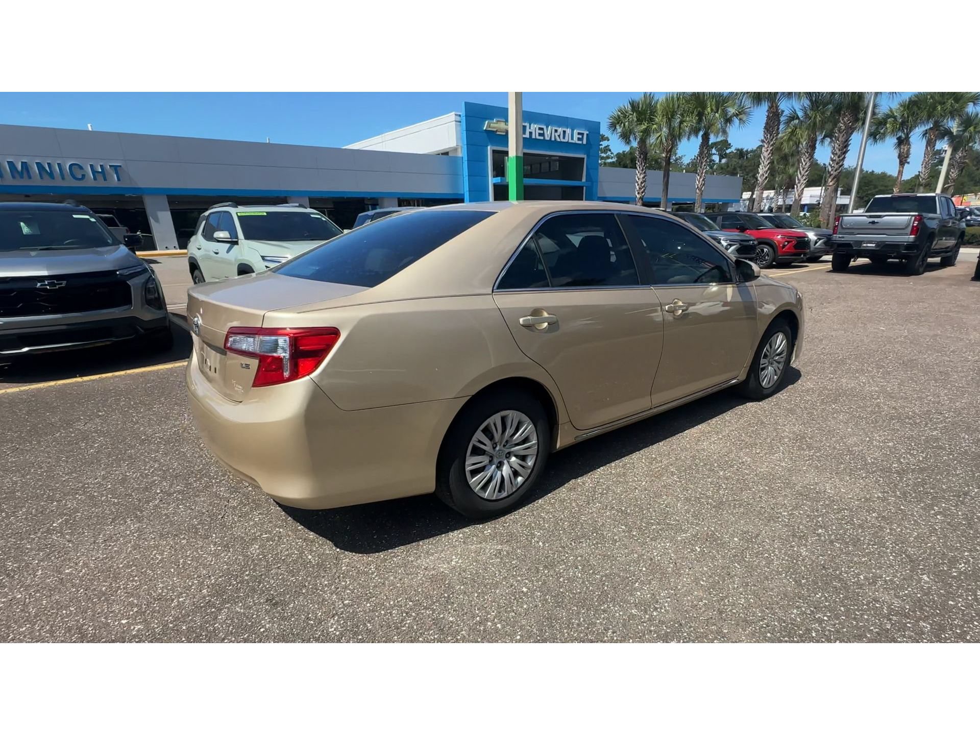 Used 2012 Toyota Camry LE FWD image 2