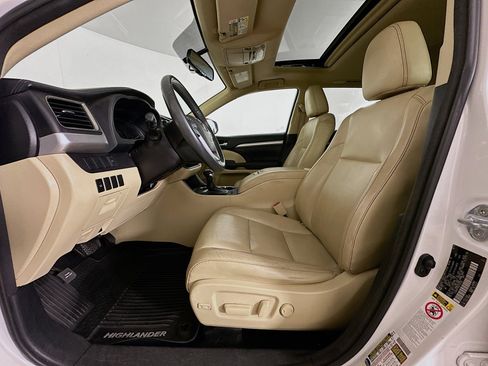 Used 2016 Toyota Highlander XLE image 13