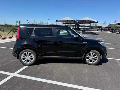Used 2016 Kia Soul ! w/ Premium Package FWD image 4