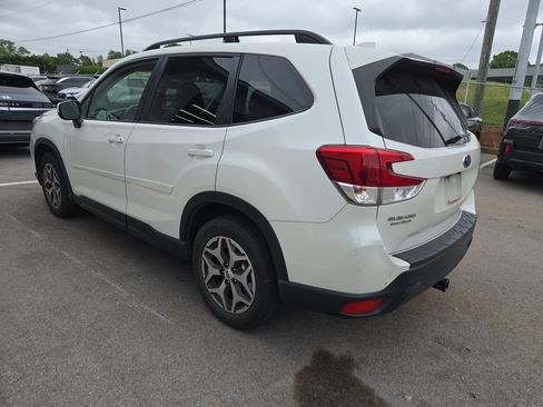 Used 2019 Subaru Forester Premium w/ All-Weather Package AWD/4WD image 7