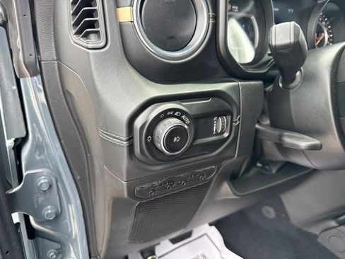 Used 2024 Jeep Wrangler Unlimited Sahara w/ Technology Group AWD/4WD image 27