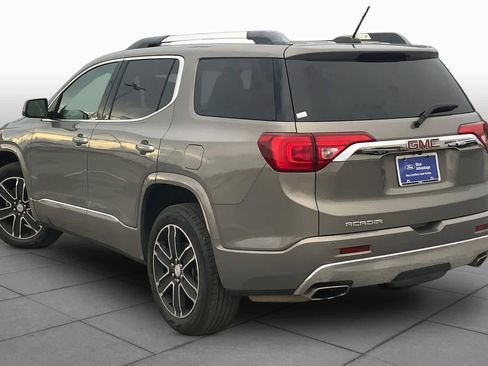 Used 2019 GMC Acadia Denali w/ Technology Package FWD image 11