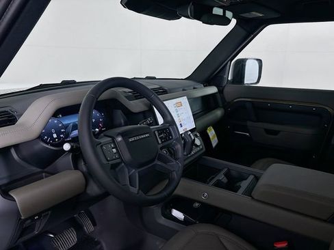 New 2026 Land Rover Defender 110 S image 9