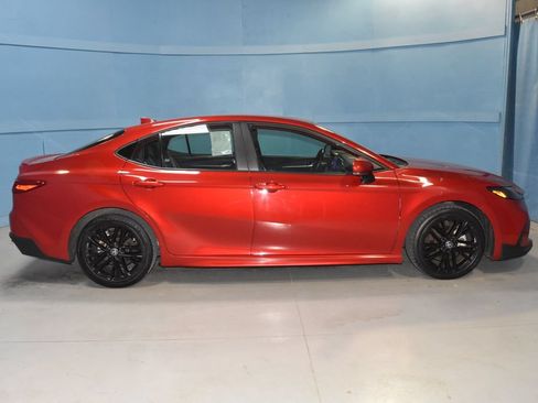 Used 2025 Toyota Camry SE FWD image 23