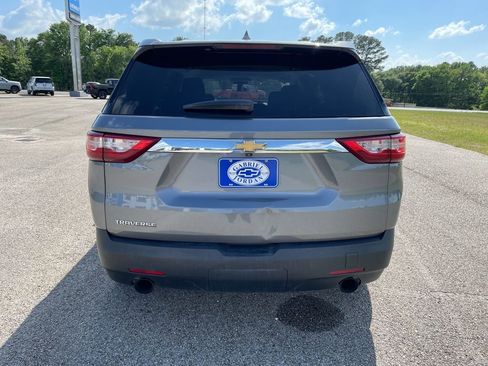 Used 2020 Chevrolet Traverse LS FWD image 4