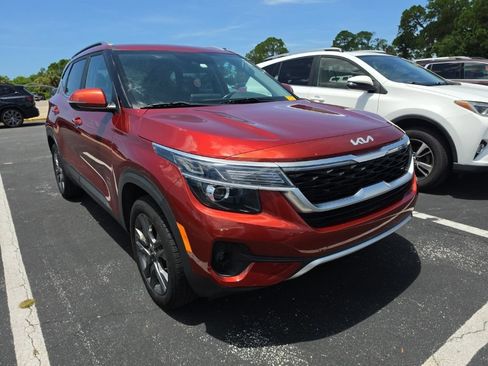 Used 2023 Kia Seltos S FWD image 2