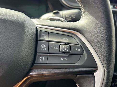 Used 2022 Jeep Grand Cherokee L Laredo w/ Luxury Tech Group I image 19