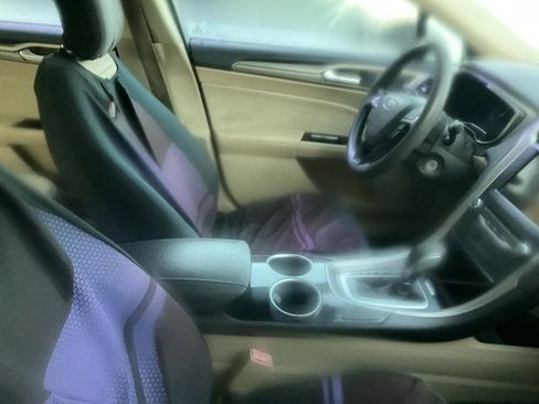 Used 2014 Ford Fusion SE image 4